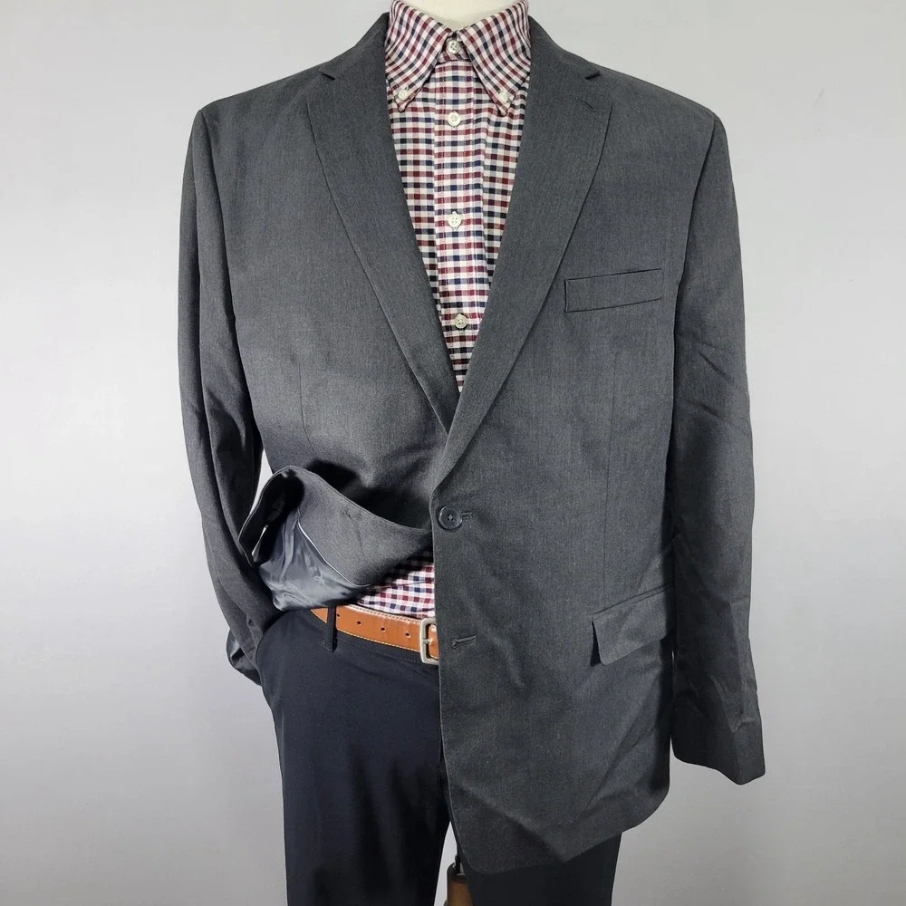 Van Heusen Men's Sport Coat Blazer Two Button Gray‎ Polyester Blend Size 46R